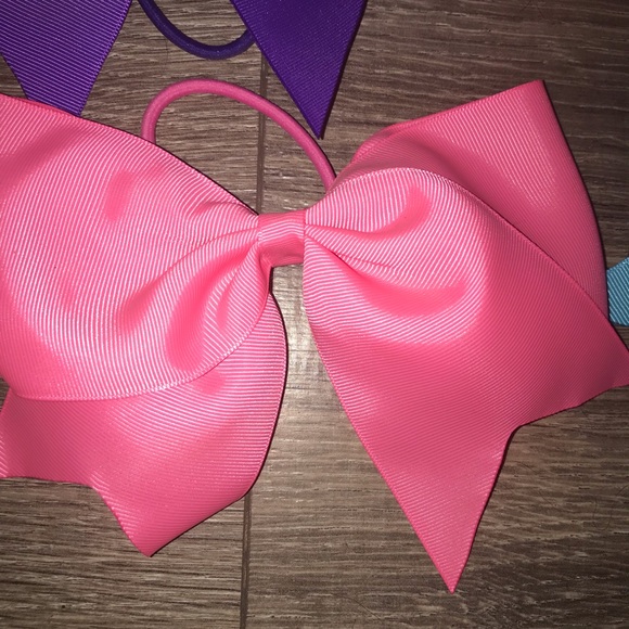 Cute Bows - Picture 3 of 8